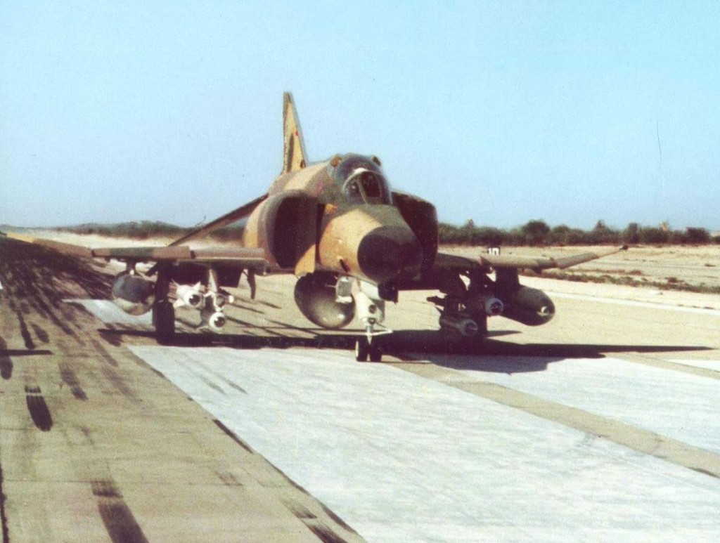 Iranian_F-4E_Phantom_II_armed_with_AGM-65_Maverick